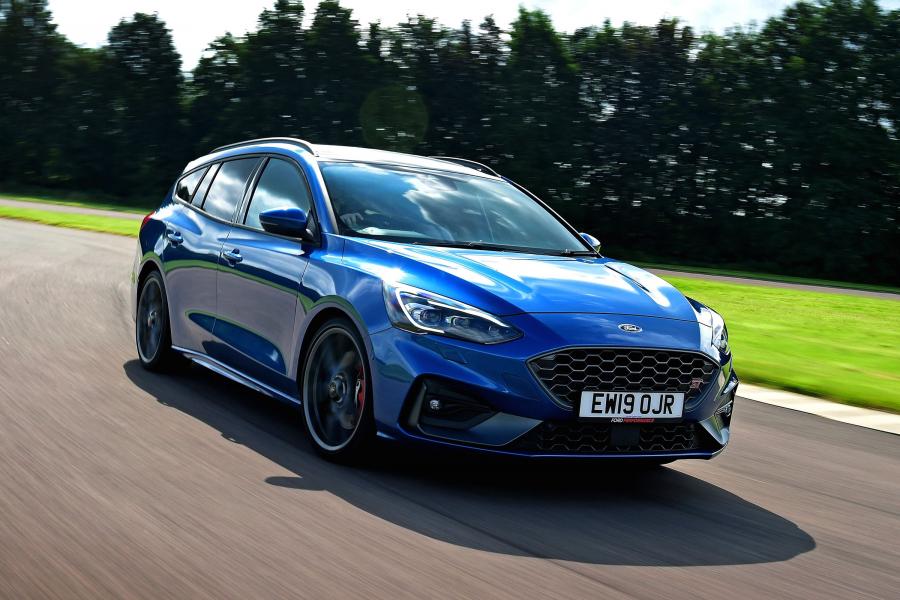  Ford Focus ST Estate 2019 года  (UK) (фото 9 из 20)
